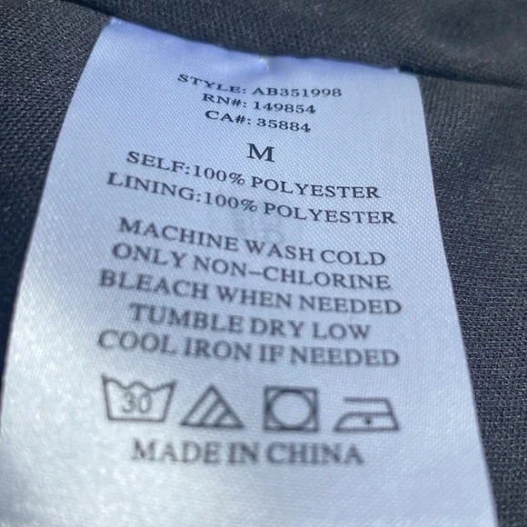 Beautiful black jacket - Picture 2 of 4